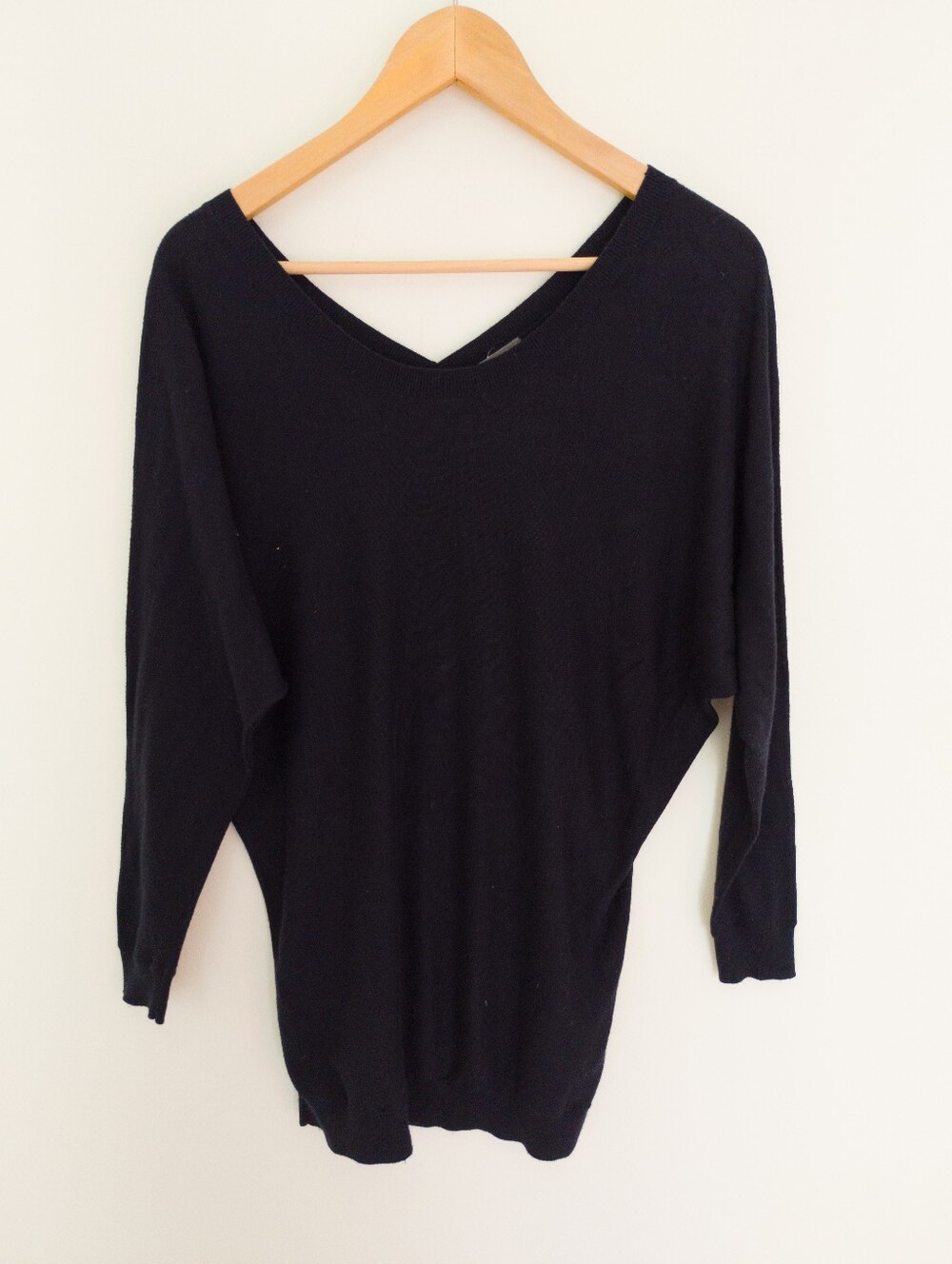 VINCE Black V-Neck Dolman Sleeve Pullover Sweater XS Minimalist Luxe